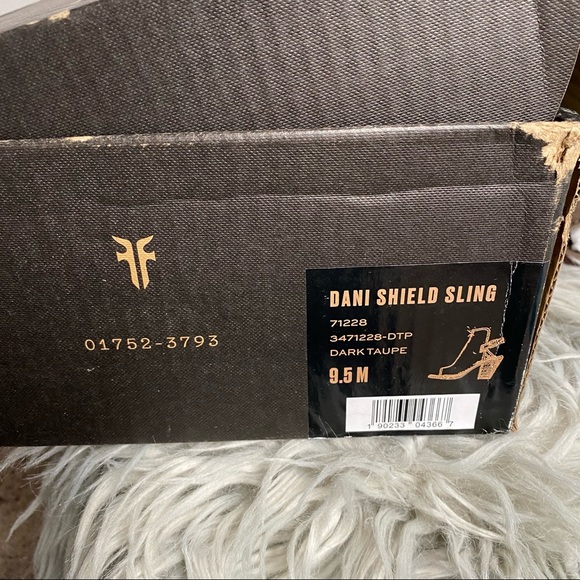 NIB Frye Dani Shield Sling in Dark Taupe - Picture 4 of 8